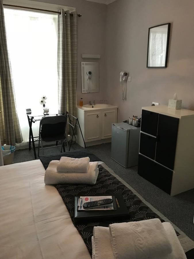 Rainbow Lodge Guest House Plymouth Bagian luar foto