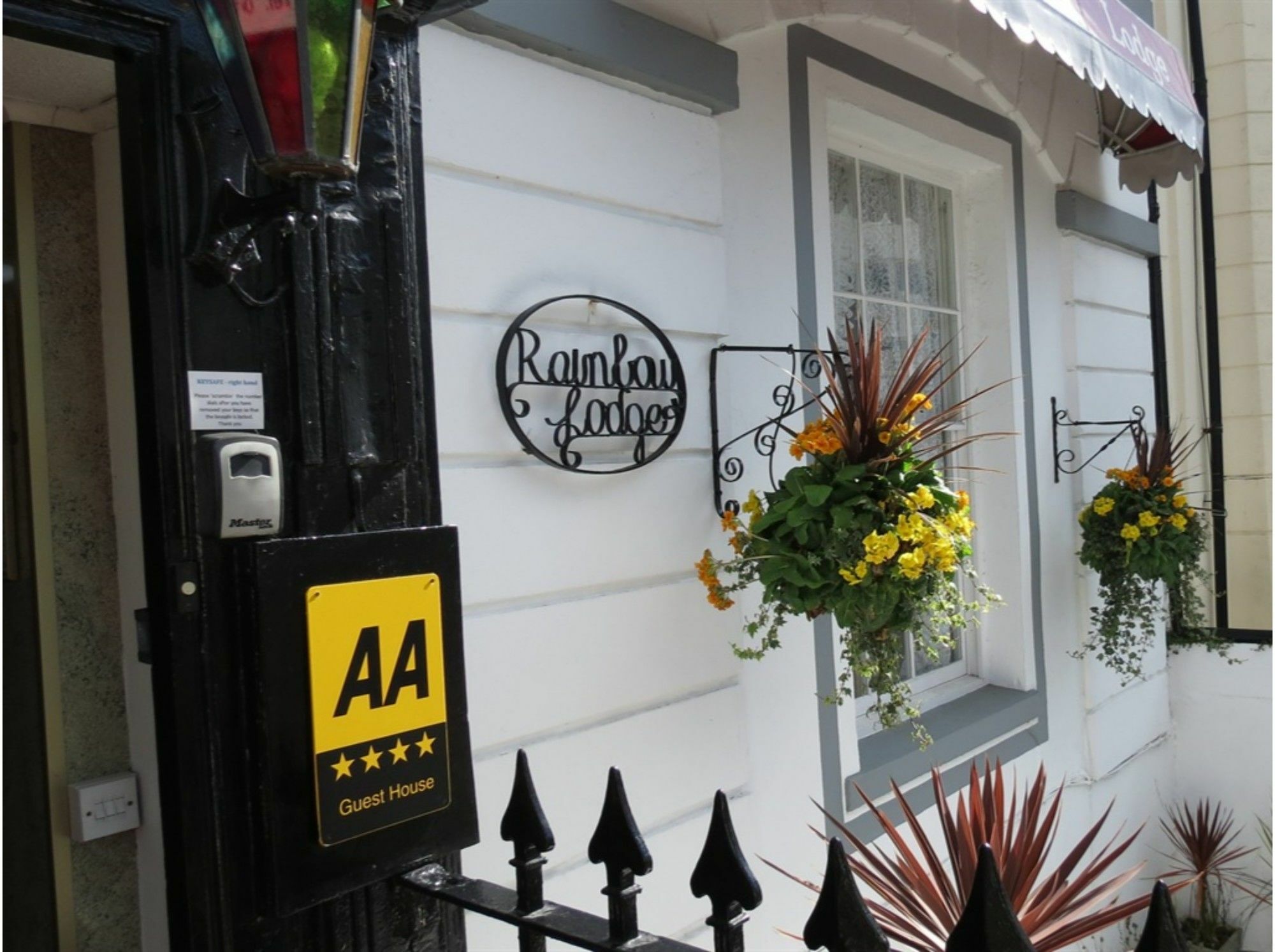 Rainbow Lodge Guest House Plymouth Bagian luar foto